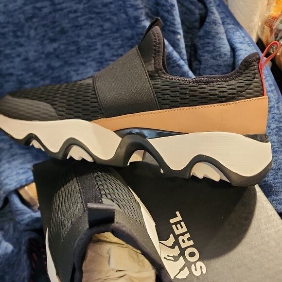 Sorel Men's Black and Tan Slip-On Sneakers - Picture 6 of 8